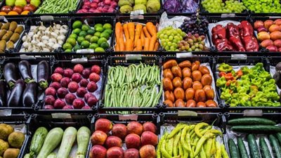 جدول أسعار الخضروات اليوم في سوق العبور.. الطماطم تقترب من 10 جنية