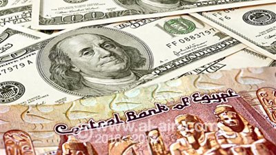 سعر الدولار مقابل الجنيه المصري اليوم في البنوك والسوق الموازي