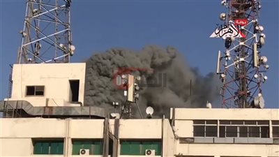 حريق سنترال رمسيس يتسبب في تعطل شبكات الاتصال والجهات المختصة تتدخل فوراً